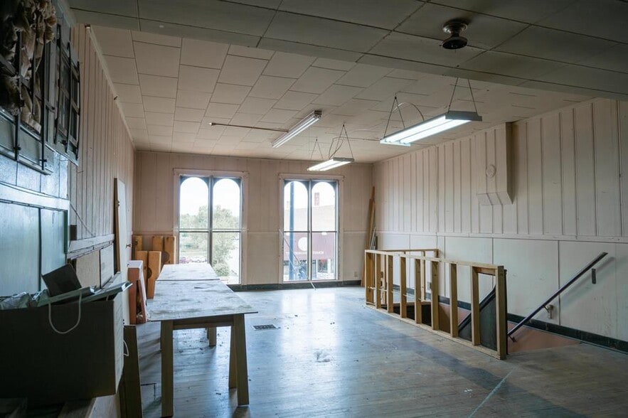 More Photos Of 102 W State St, Mauston Office For Sale
