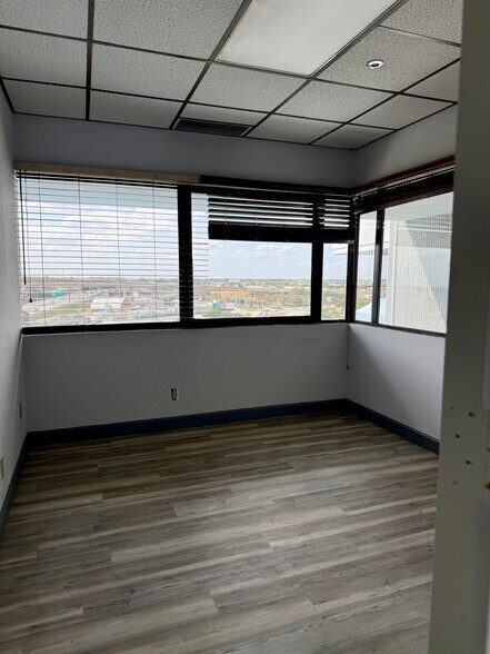 More Photos Of 1150 NW 72nd Ave, Miami Unknown For Lease