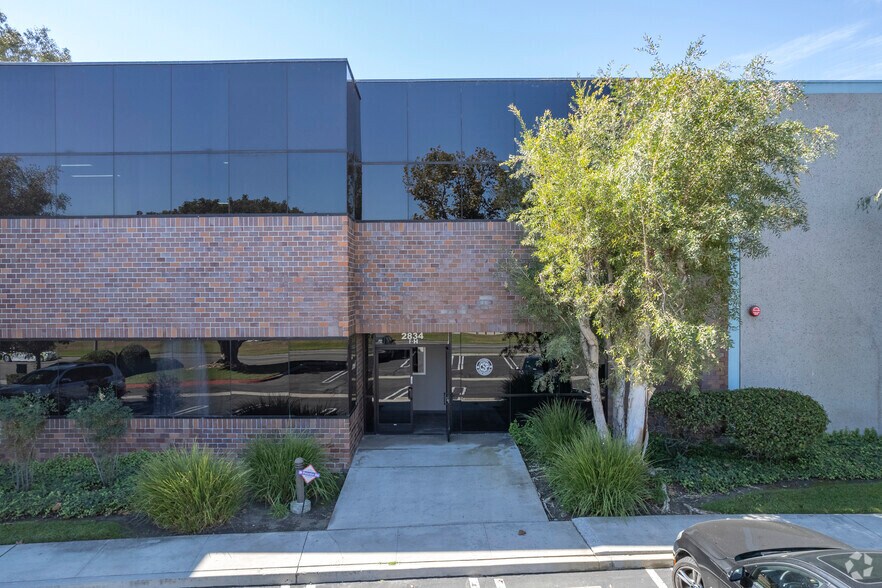 More Photos Of 2820-2834 La Mirada Dr, Vista Manufacturing For Lease