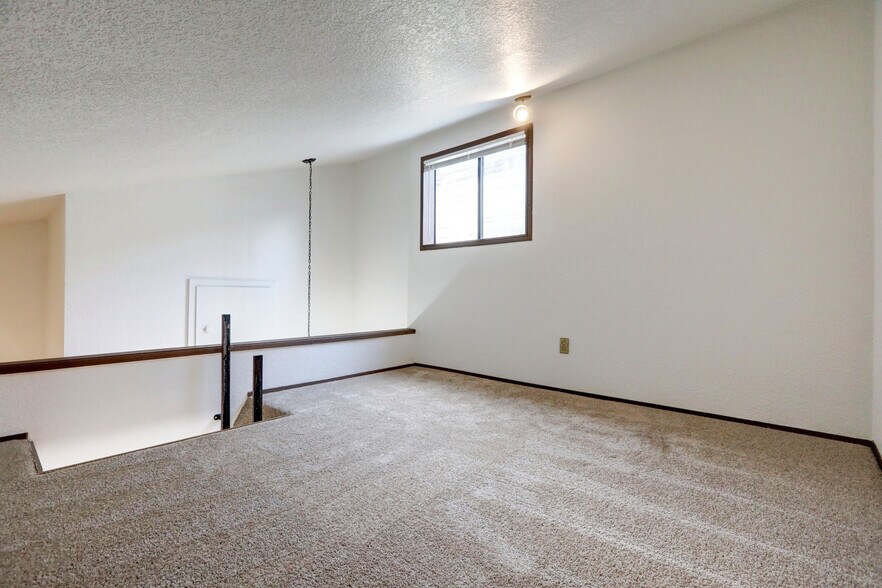 More Photos Of 12607 NE 119th St, Kirkland Apartments For Sale