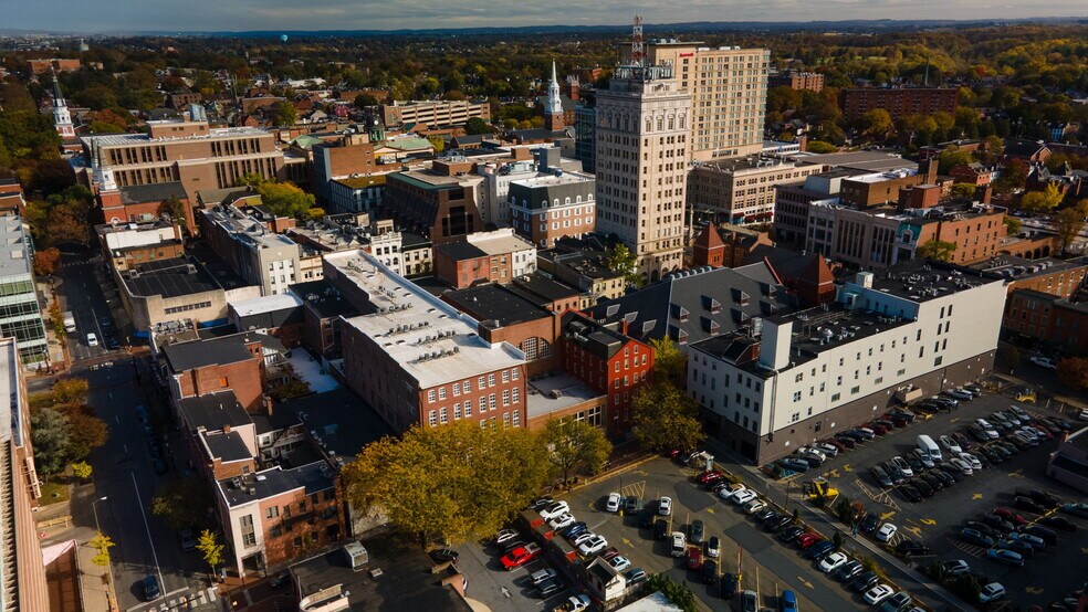 More Photos Of 44 N Queen St, Lancaster Apartments For Lease