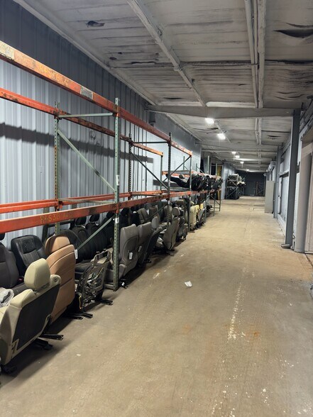 More Photos Of 2800 Delano St, Pensacola Warehouse For Lease