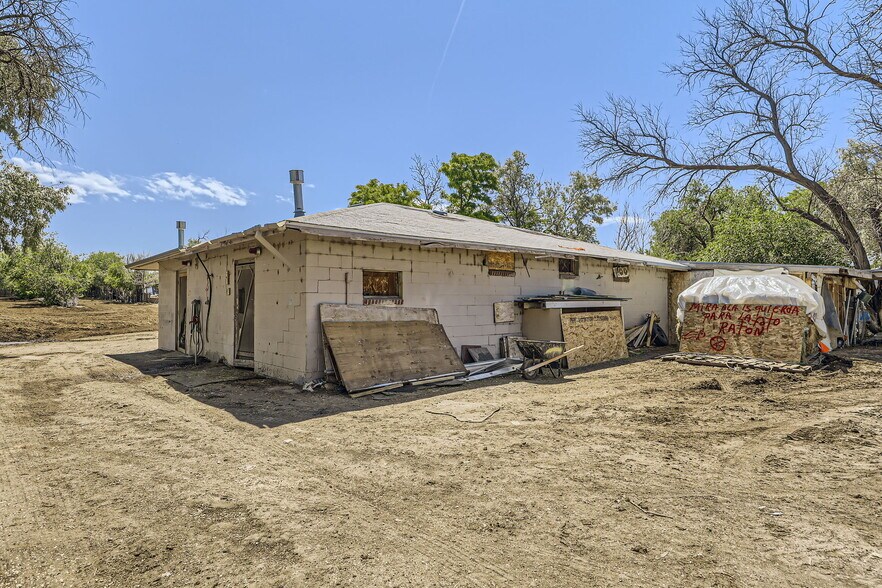 More Photos Of 8690 Verbena St, Commerce City Warehouse For Sale