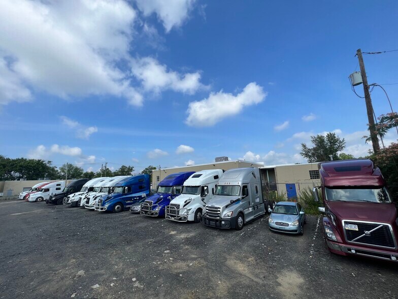 More Photos Of 2067 Bennett, Philadelphia Land For Lease