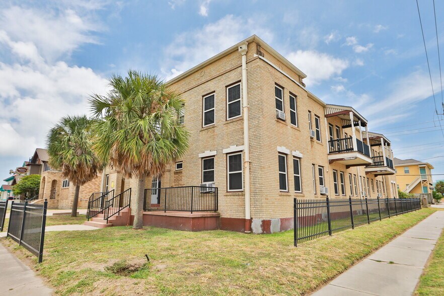 More Photos Of 717 Broadway St, Galveston Apartments For Sale