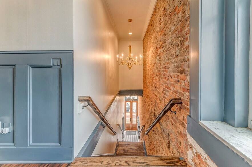 More Photos Of 35 N Main St, Jasper Loft Creative Space For Lease