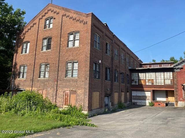 More Photos Of 146-150 Church St, Amsterdam Warehouse For Sale