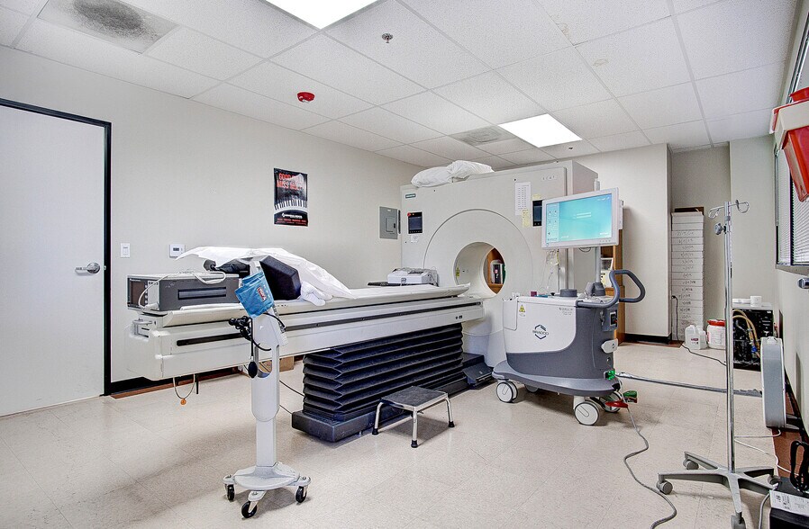 More Photos Of 710 S Central Ave, Glendale Medical For Lease