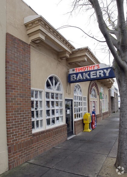 Primary Photo Of 418-420 Main St, Woodland Storefront For Sale