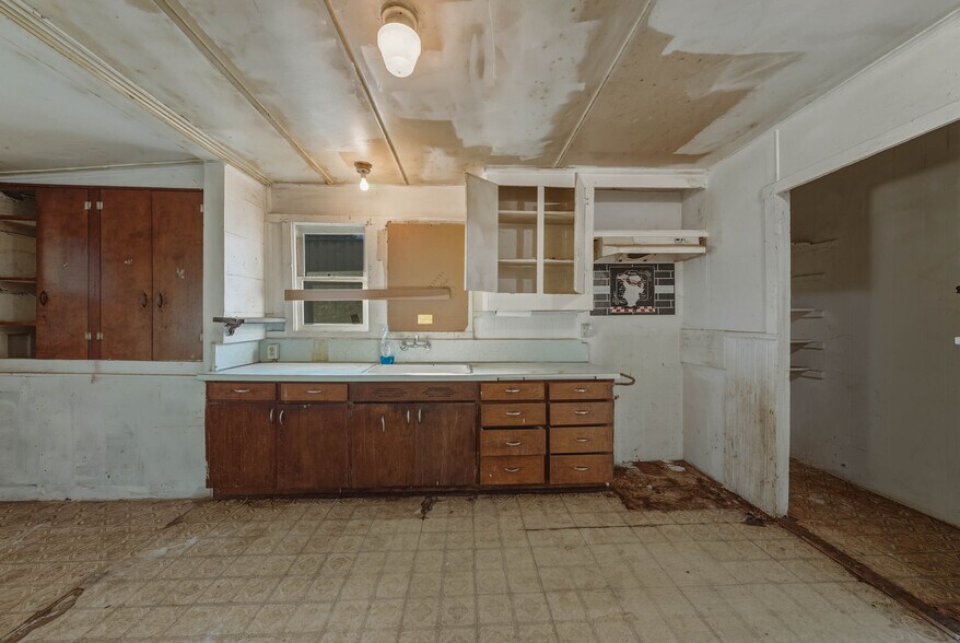 More Photos Of 3527 CA-20 Hwy, Upper Lake Flex For Sale