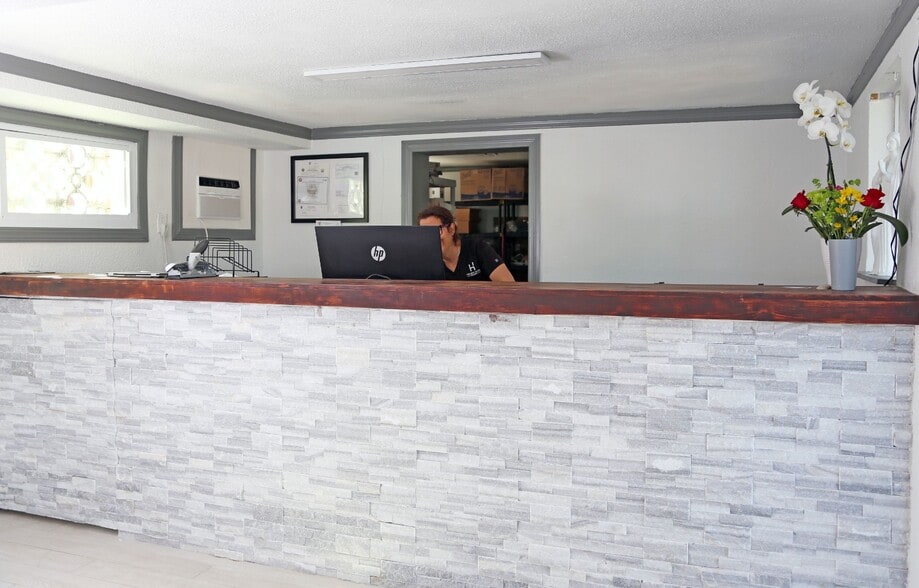 More Photos Of 14711 Gulf Blvd, Madeira Beach Hotel For Sale