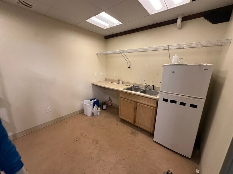 More Photos Of 638 Lake St, Wilson Freestanding For Sale