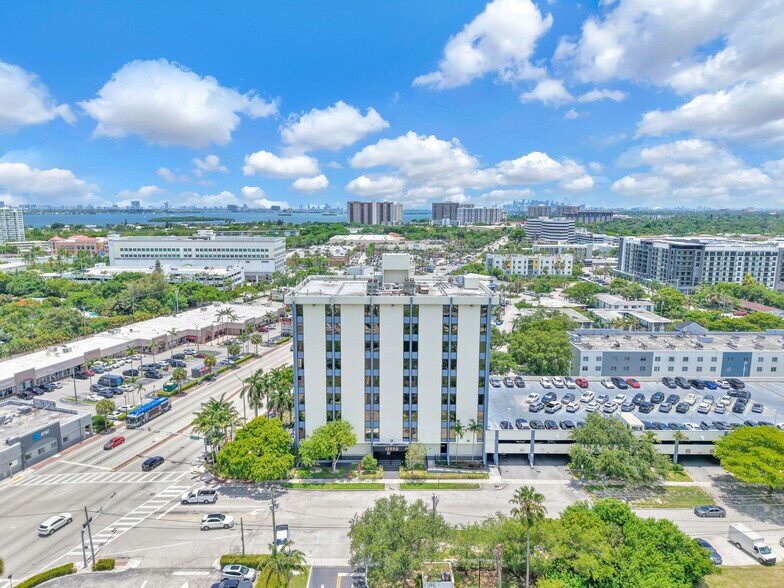 More Photos Of 12550 Biscayne Blvd, North Miami Medical For Lease
