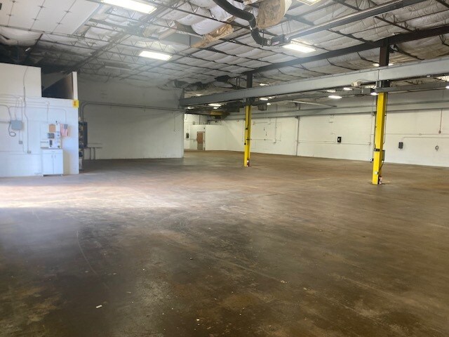 More Photos Of 8420 South Ave, Youngstown Manufacturing For Sale