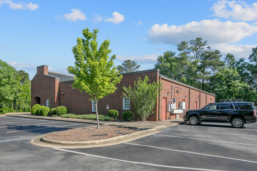 More Photos Of 6000 Ramsey St, Fayetteville Office For Sale