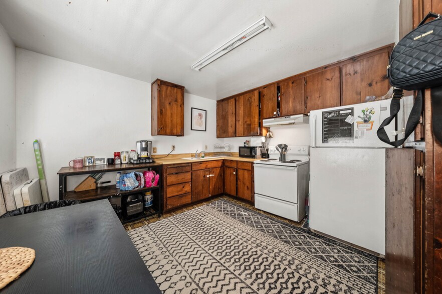 More Photos Of 4584 S Terrace Ave, Lakeport Apartments For Sale