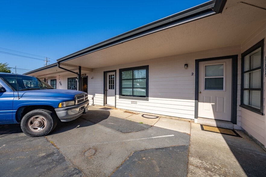 More Photos Of 542 Pacific Ave, Brookings Multifamily For Sale