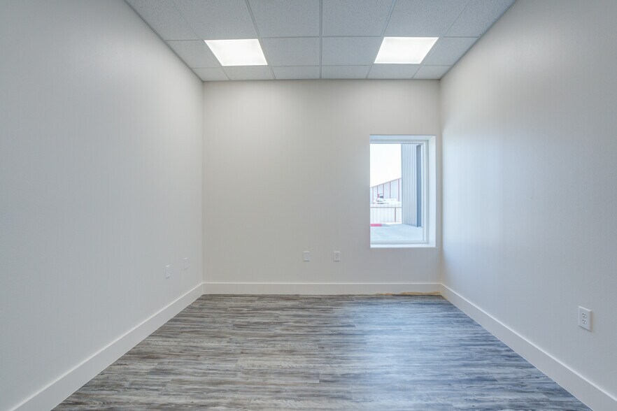 More Photos Of 3814 County Road 1350, Lubbock Distribution For Sale