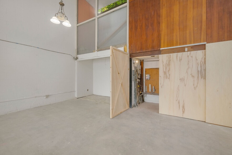 More Photos Of 808 Manhattan Ave, Manhattan Beach Office Residential For Lease