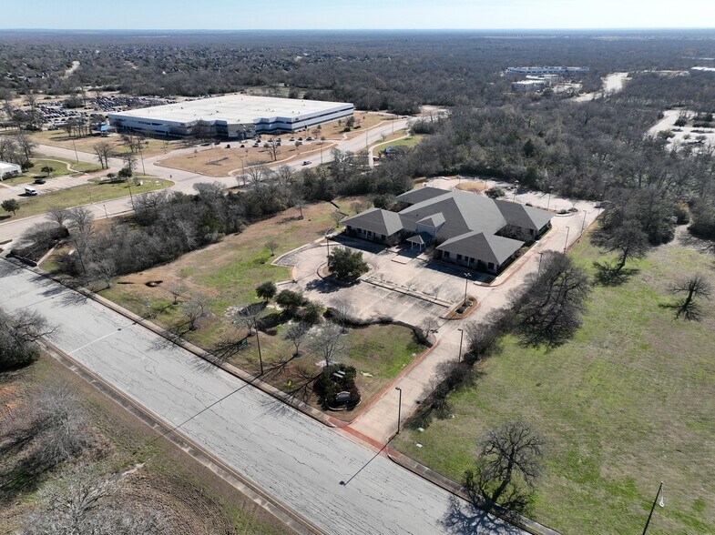 More Photos Of 150 Venture Dr, College Station Office For Sale