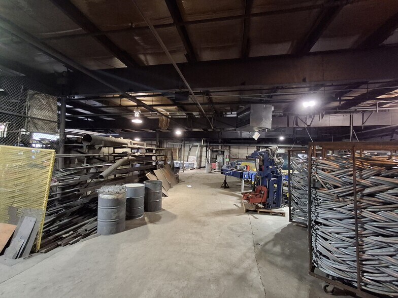 More Photos Of 610 W 81st St, Chicago Warehouse For Lease