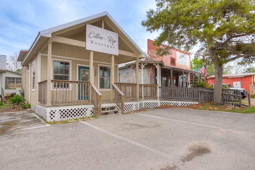 More Photos Of 308 John A Butler, Montgomery Freestanding For Sale