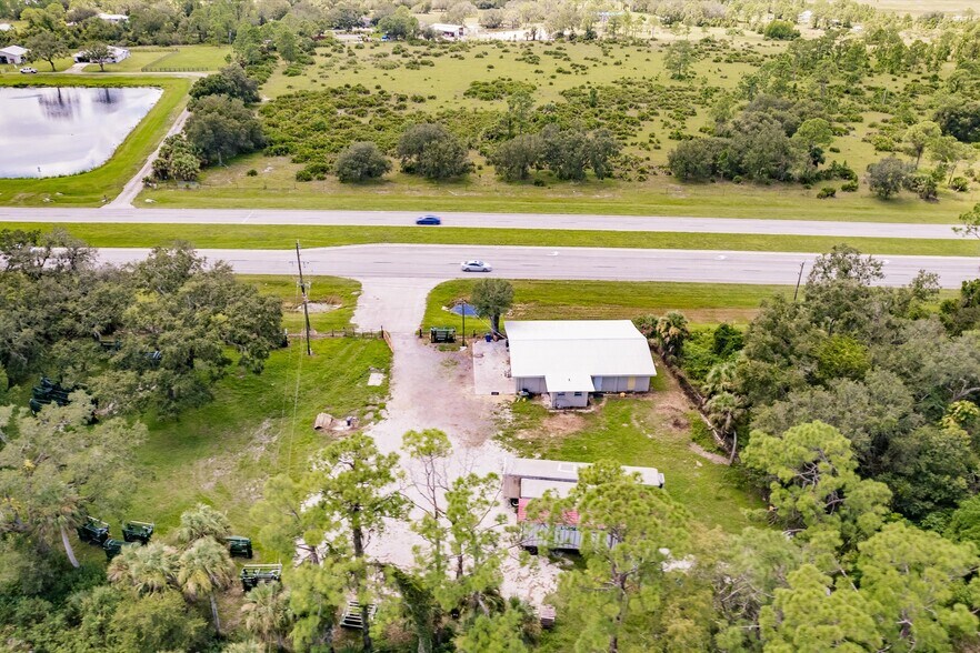 More Photos Of 19431 Palm Beach Blvd, Alva Flex For Lease