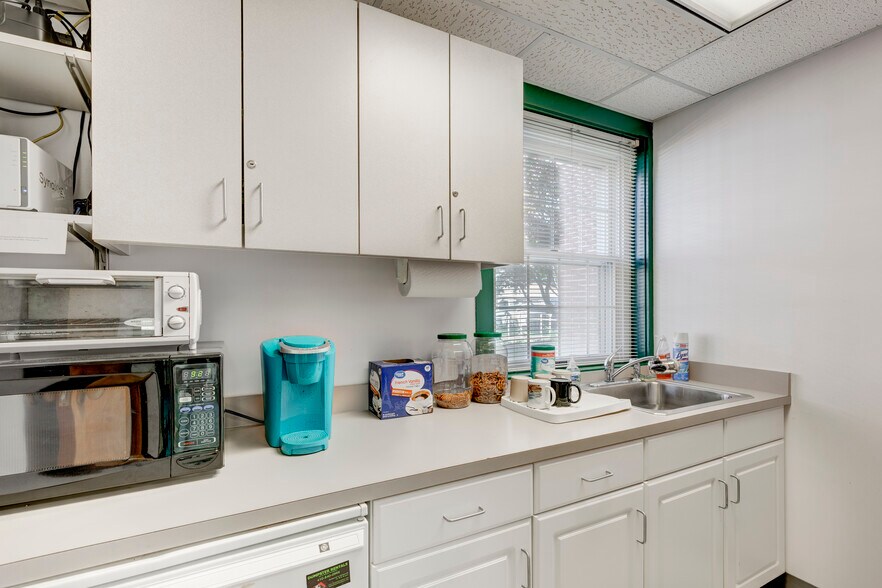 More Photos Of 1355 N Main St, Hampstead Office For Sale