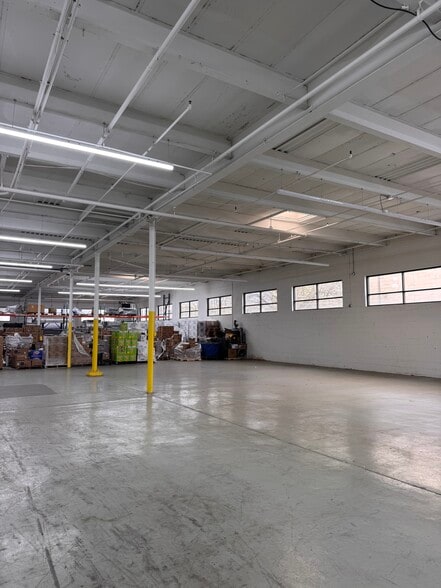More Photos Of 746 Gotham Pky, Carlstadt Warehouse For Lease