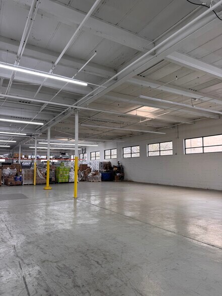 More Photos Of 746 Gotham Pky, Carlstadt Warehouse For Lease