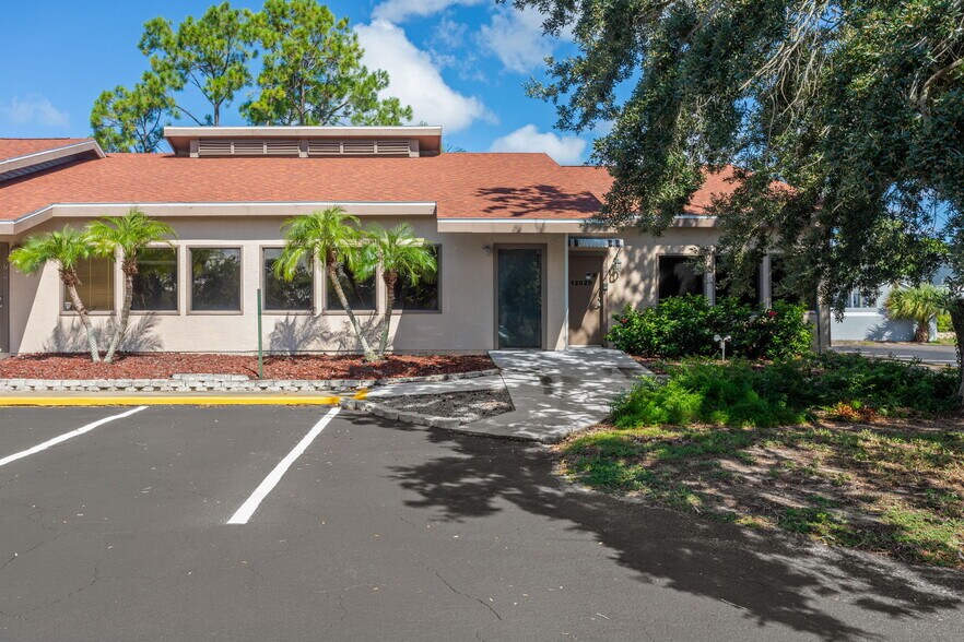 More Photos Of 12029 Majestic Blvd, Hudson Office For Lease