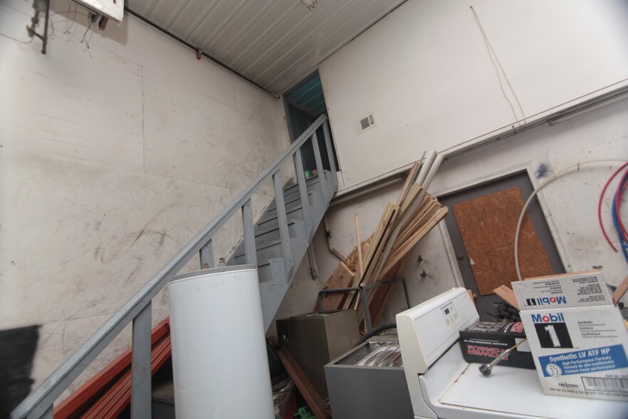 More Photos Of 4706 12th St, Rock Island Auto Dealership For Sale