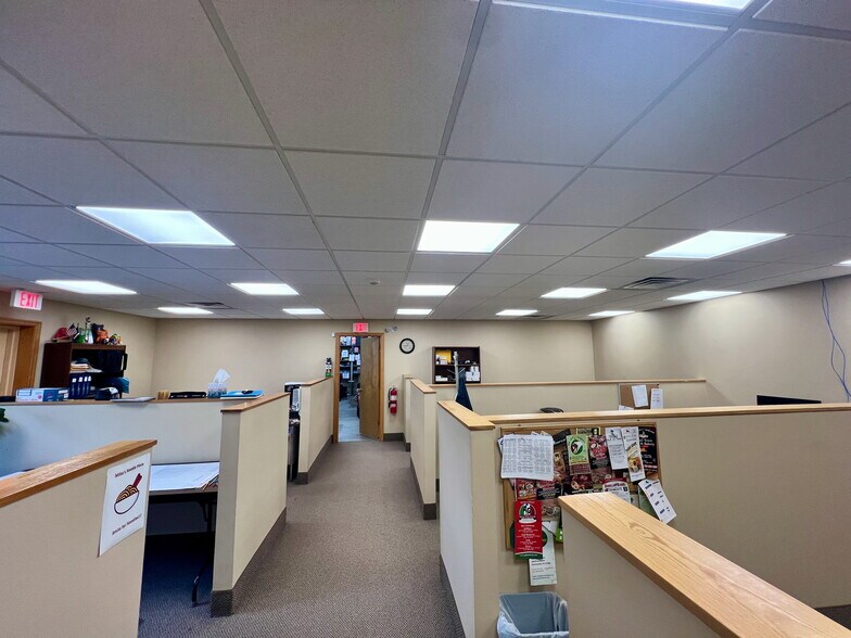 More Photos Of 207 Blackford Ave, Middlesex Light Distribution For Sale