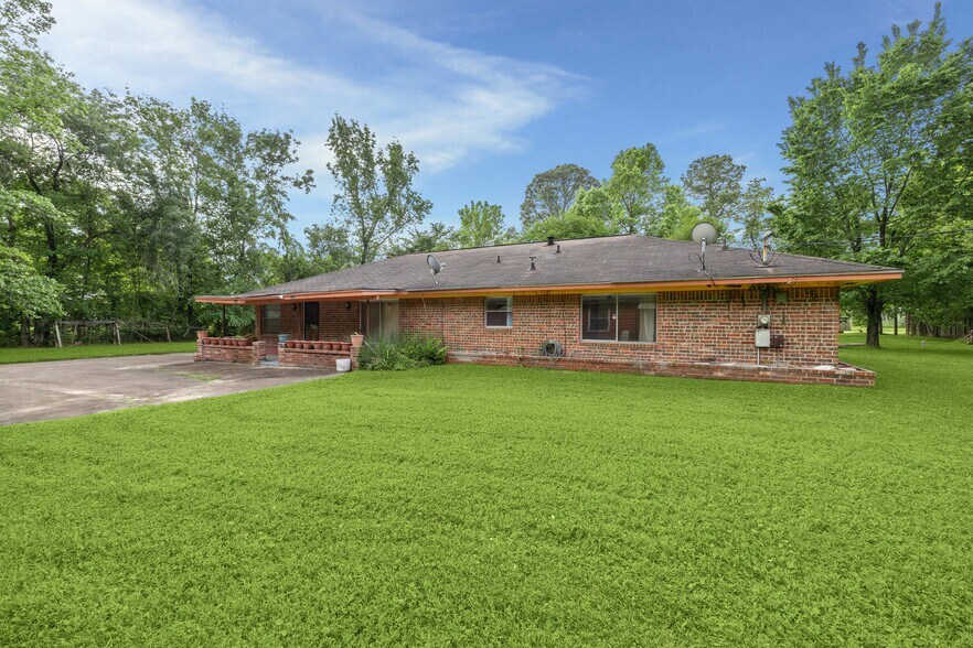 More Photos Of 1631 Gault Rd, Houston Flex For Sale