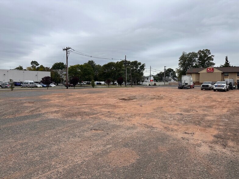 More Photos Of 865 US Route 1, Iselin Land For Lease