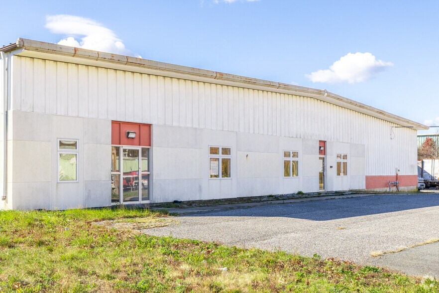 More Photos Of 615 W Delilah Rd, Pleasantville Light Manufacturing For Sale