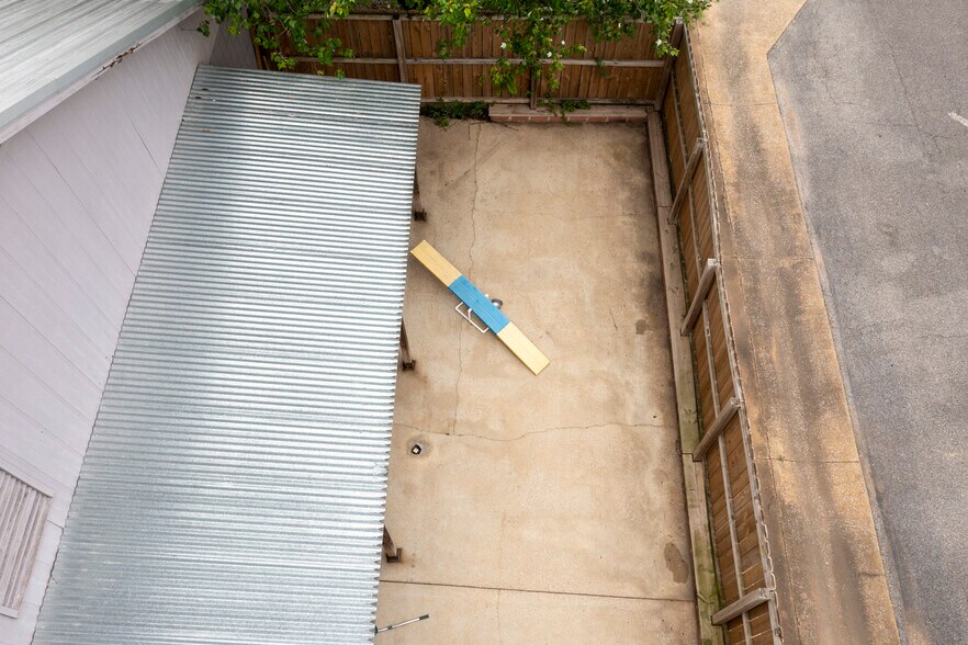 More Photos Of 1600 Greensboro Ave, Tuscaloosa Veterinarian Kennel For Sale