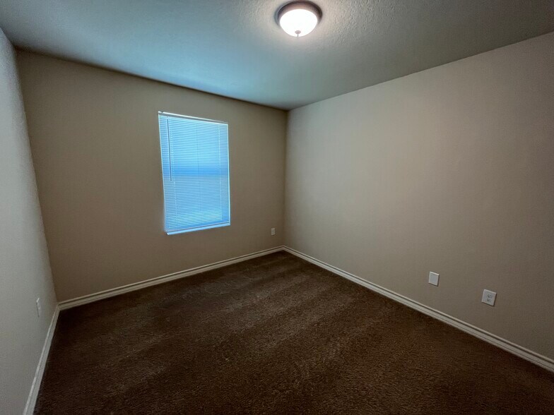 More Photos Of 13903 Annas Way, San Antonio Apartments For Sale
