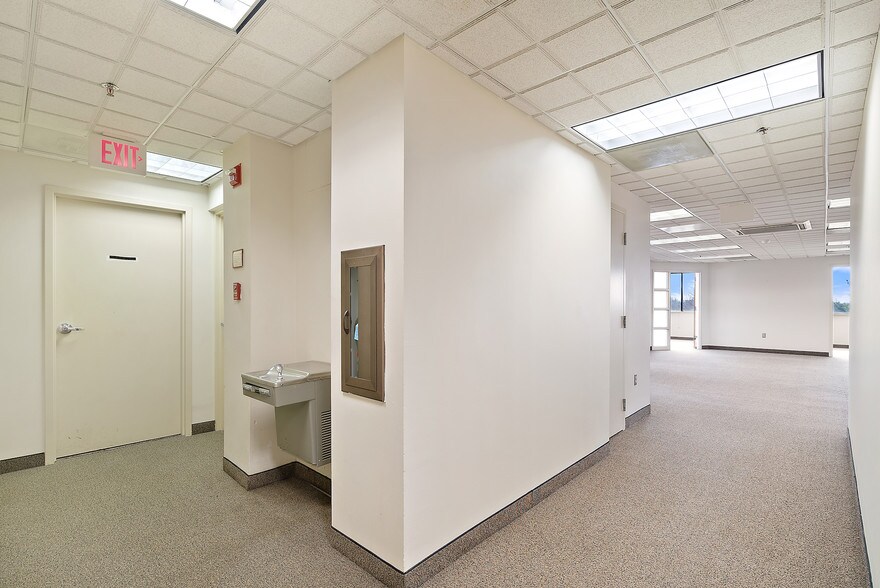 More Photos Of 4221 Walney Rd, Chantilly Office For Lease