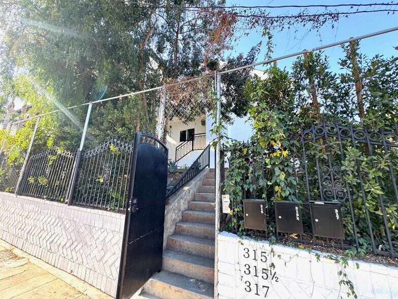 Primary Photo Of 315 N Alvarado St, Los Angeles Specialty For Sale