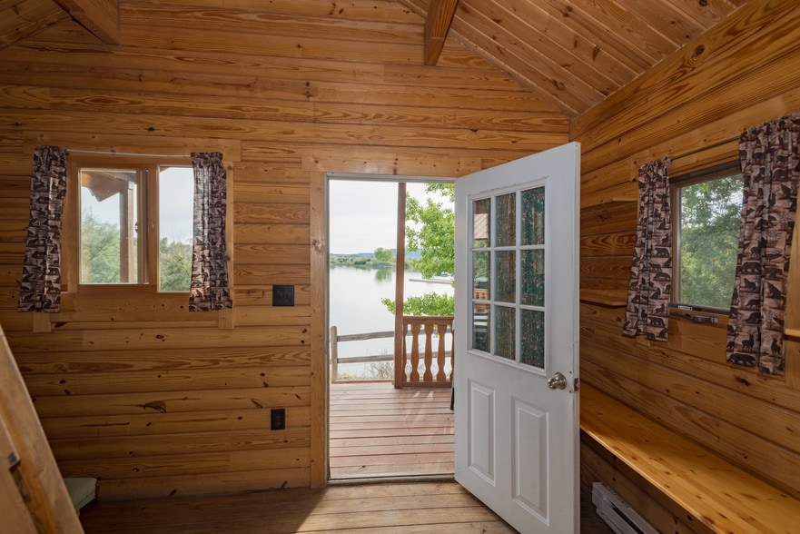 More Photos Of 57662 N Hwy 155 N, Electric City Hotel For Sale