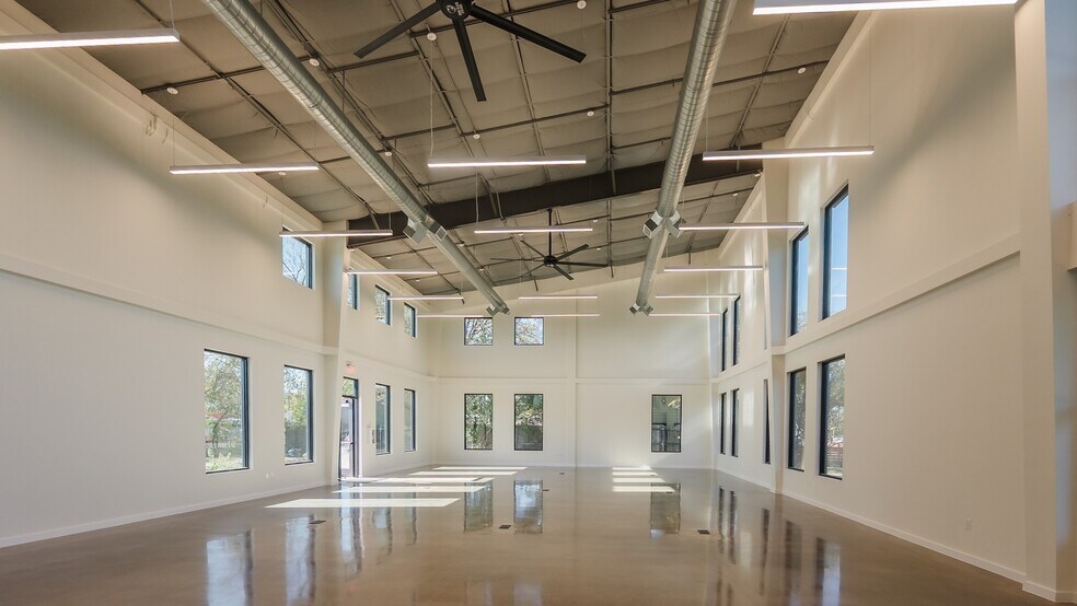 More Photos Of 503 Radam Ln, Austin Office For Lease