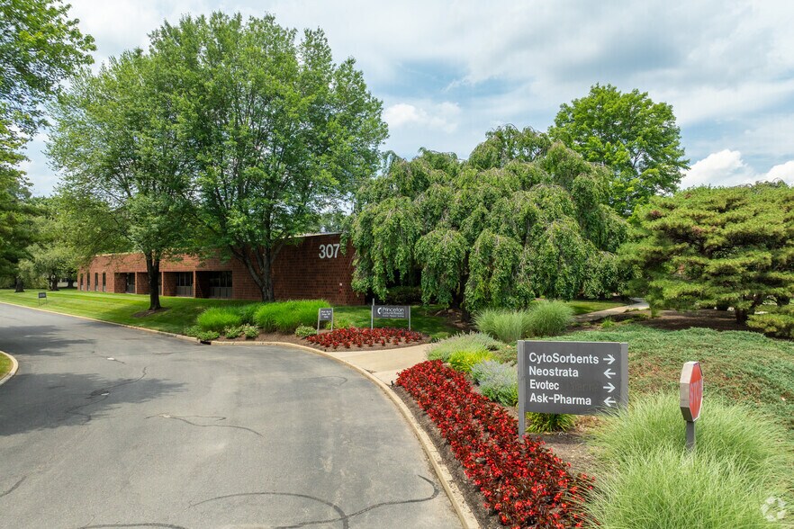 More Photos Of 307 College Rd E, Princeton Research And Development For Lease