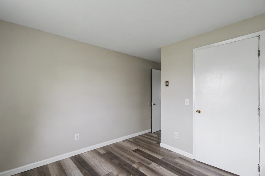 More Photos Of 318 Rae Ct, Willard Apartments For Sale