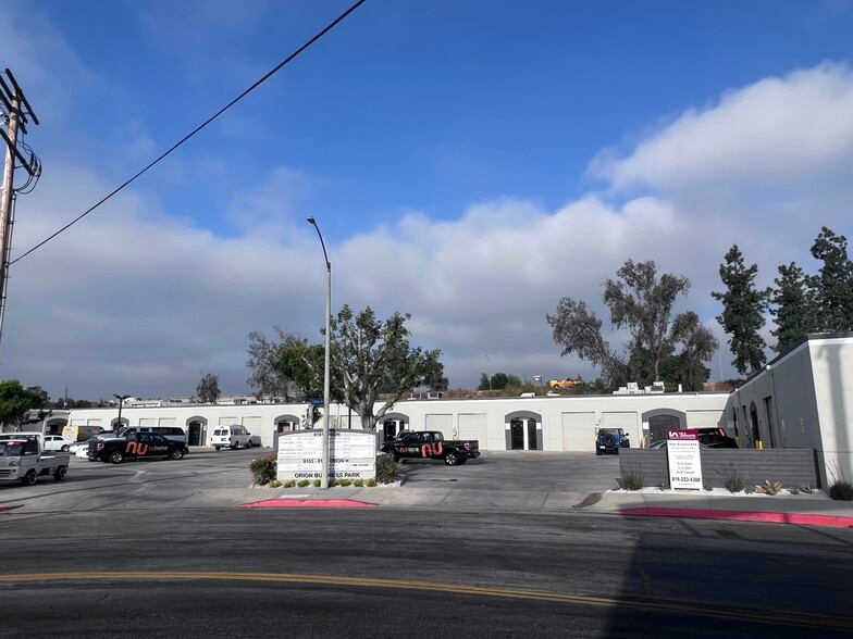 More Photos Of 8101-8117 Orion Ave, Van Nuys Warehouse For Lease
