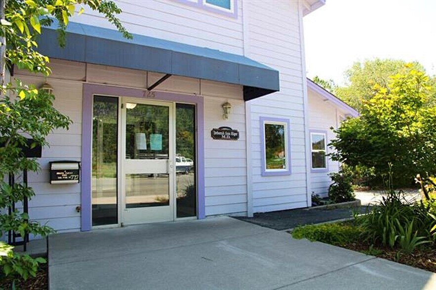 More Photos Of 725 Pine St, Mount Shasta Healthcare For Sale