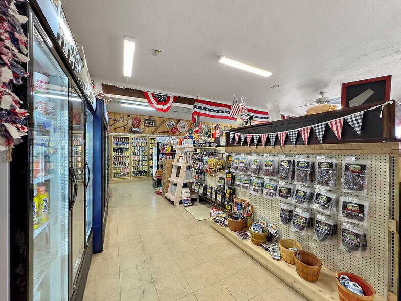 More Photos Of 577 Main St, Ferndale General Retail For Sale