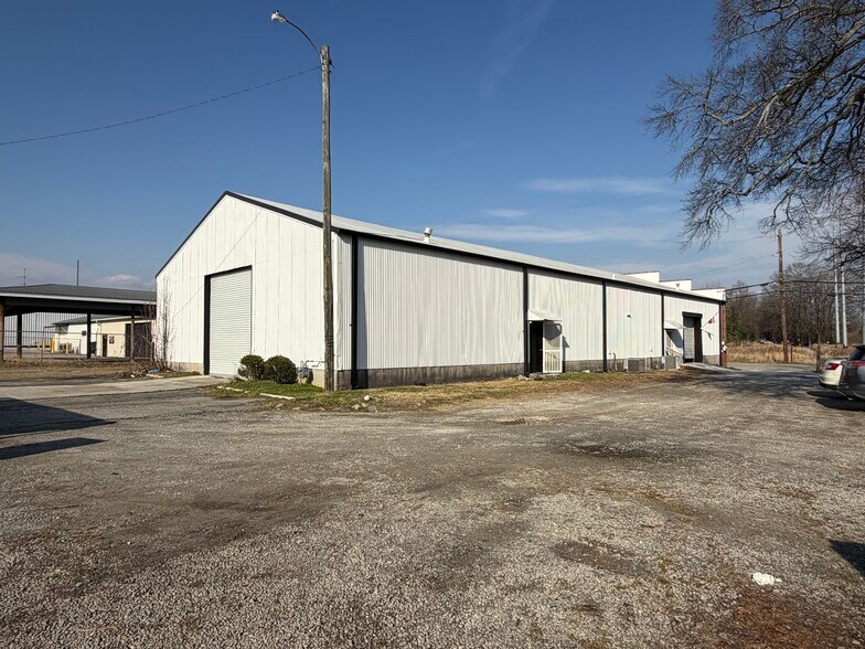 More Photos Of 898 Bradford St SW, Gainesville Warehouse For Lease
