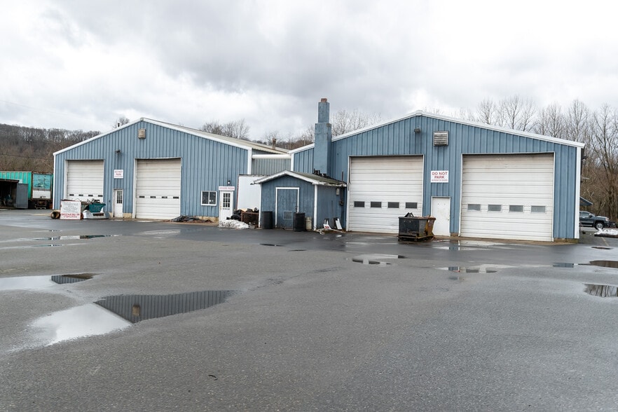 More Photos Of 56 US 46 Hwy, Columbia Distribution For Lease