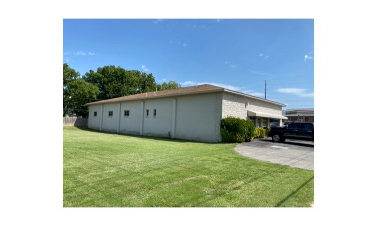 More Photos Of 925 S Yale Ave, Tulsa Auto Dealership For Sale